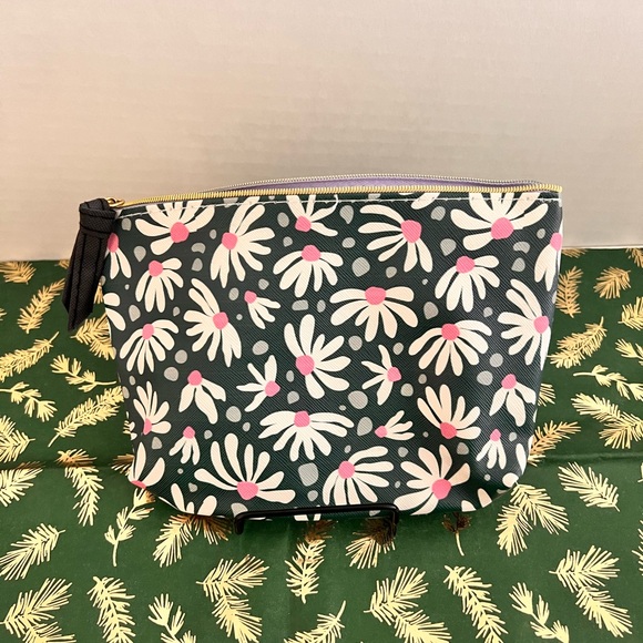 leather cross-body bag & unbranded make up bag - Picture 7 of 16